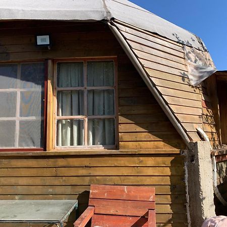 בקתת עץ בחורש במנות - דום גיאודזי - Wooden Cabin In Manot Εξωτερικό φωτογραφία