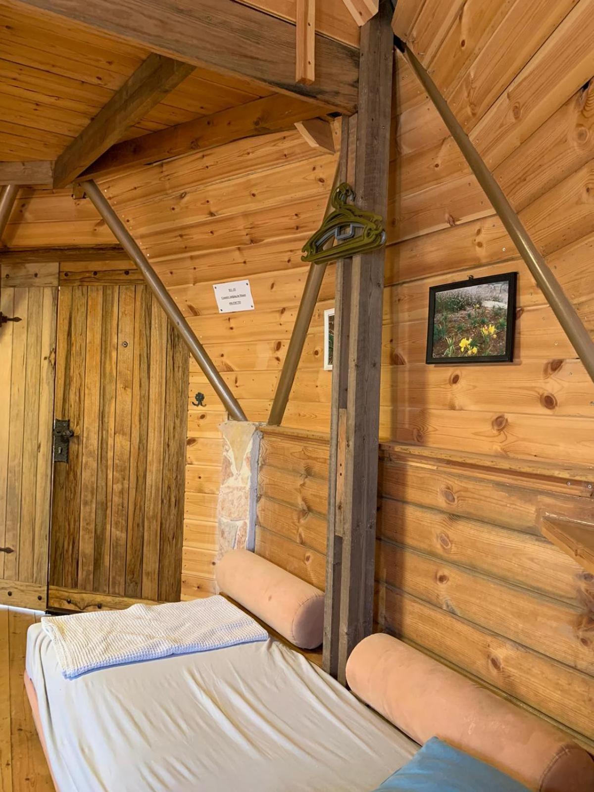 בקתת עץ בחורש במנות - דום גיאודזי - Wooden Cabin In Manot Εξωτερικό φωτογραφία