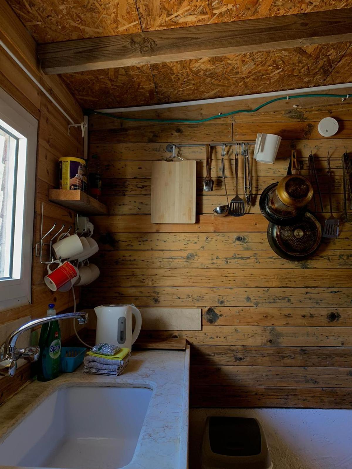 בקתת עץ בחורש במנות - דום גיאודזי - Wooden Cabin In Manot Εξωτερικό φωτογραφία